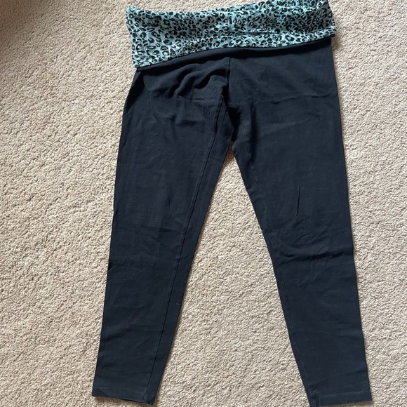 Capri leggings with fold over lace top - Picture 4 of 5